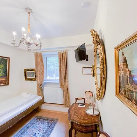 罗特多恩酒店 3*